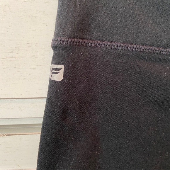 Fabletics Gray Prisha Jacquard Midi Top & Capri. - Picture 4 of 15